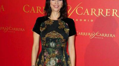 Maribel Verdú recoge el premio 'Maja de los Goya 2013' por su elegancia en la noche del cine español