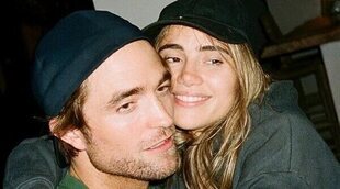 Robert Pattinson y Suki Waterhouse se comprometen poco después de anunciar que esperan su primer hijo