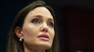 Angelina Jolie acusa a Brad Pitt de abusar físicamente de ella