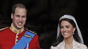 Los Príncipes de Gales publican un retrato inédito de su boda por su aniversario
