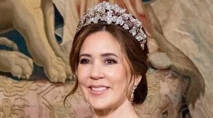 Mary de Dinamarca se corona como Reina en la cena de gala en Suecia