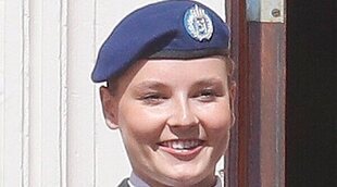 Ingrid Alexandra de Noruega celebra el Día Nacional 2024 vestida de uniforme y mostrando cómo le llaman en el Ejército