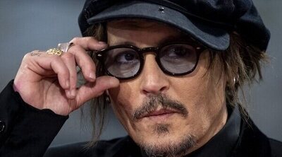 Johnny Depp vuelve a estar enamorado: Se trata de una modelo rusa a la que le saca 33 años de diferencia