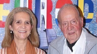 El Rey Juan Carlos posa con la Infanta Elena en Sanxenxo ignorando la polémica de sus audios con Bárbara Rey