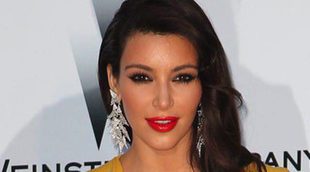 Kim Kardashian muestra la nueva técnica para rejuvenecer el cutis: la sangre