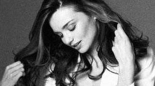 Miranda Kerr 'luce' collarín tras sufrir un accidente de tráfico