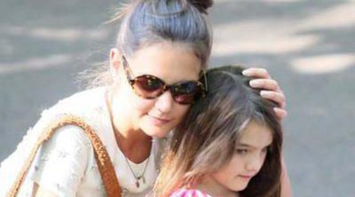 Katie Holmes frena la carrera de su hija Suri como modelo infantil