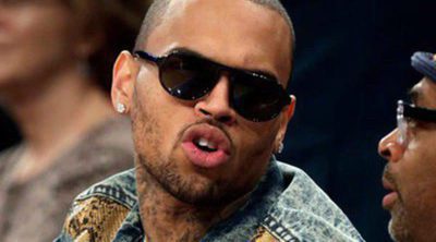 Chris Brown disfruta de la NBA con Spike Lee tras los falsos rumores de ruptura con Rihanna