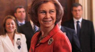 La Reina Sofía entrega unos premios el mismo día de la imputación de la Infanta Cristina