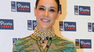 Raquel Sánchez Silva recibe el Premio a la Excelencia Picota del Jerte acompañada de Mario Biondo