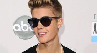 Nueva polémica para el cantante: Justin Bieber publica una foto en la cama con una Belieber