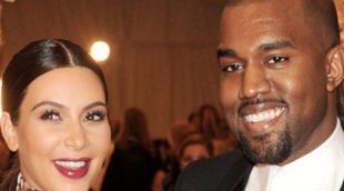 Kim Kardashian y Kanye West, unos felices futuros padres en la alfombra roja de la Gala del MET 2013