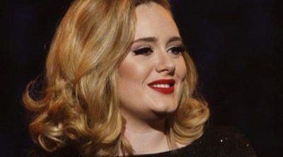 Adele se va de juerga con Simon Konecki para celebrar su 25 cumpleaños