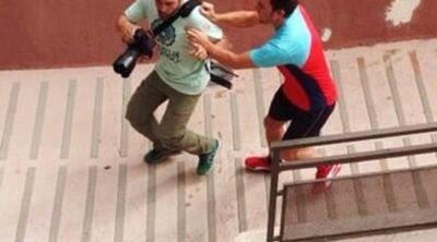 Problemas con la prensa: un fotógrafo denuncia a Fernando Alonso por agresión en Barcelona