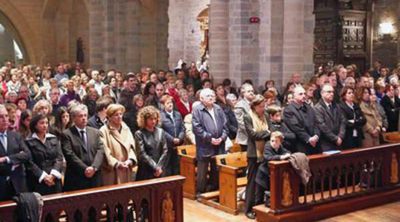 Familiares, amigos y el pueblo navarro dicen adiós a Alfredo Landa en un funeral en Pamplona