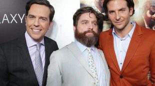Bradley Cooper, Ed Holms y Zach Galifianakis acuden al estreno en Los Angeles de 'R3sacón'
