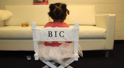 Beyoncé publica una foto de su hija Blue Ivy Carter sentada en una silla de directora con sus iniciales
