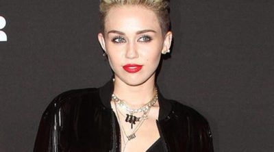 Una prometida Miley Cyrus asiste a la fiesta Myspace con Ashley Tisdale y Vanessa Hudgens