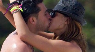 Jessica Bueno y Jota Peleteiro, todo amor durante una jornada playera en Ibiza