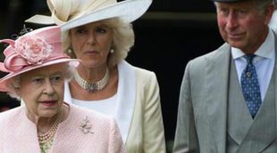 La Reina Isabel, el Príncipe Carlos, la Duquesa de Cornualles y las Princesas de York inauguran Ascot