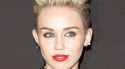 Miley Cyrus amenaza a su padre Billy Ray con "contar toda la verdad" a través de Twitter