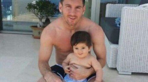 Leo Messi presume de su hijo Thiago y de sus vacaciones en Ibiza en las redes sociales