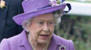 Isabel II de Inglaterra está impaciente por el nacimiento del primer hijo de los Duques de Cambridge