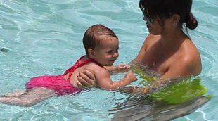 Kourtney Kardashian y Scott Disick disfrutan junto a sus hijos de un día de piscina en Miami