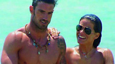 Aitor Ocio disfruta del verano junto a su nuevo amor en las playas de Formentera
