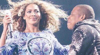 Beyoncé recibe un beso de Jay Z por sorpresa en mitad de un concierto