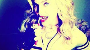 Madonna dice sí a la moda de lucir fundas de oro y diamantes en los dientes