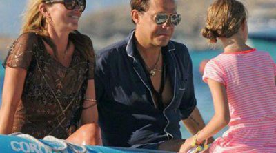 Kate Moss disfruta de Formentera con su marido Jamie Hince y su hija Lila Grace