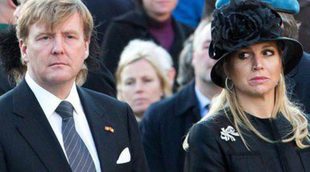Guillermo Alejandro y Máxima de Holanda y sus hijas regresan de Grecia por la muerte del Príncipe Friso