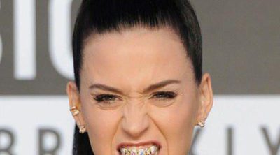 Katy Perry se une a la moda de las fundas en los dientes luciendo diamantes en los MTV VMA 2013