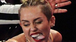 El erótico baile de Miley Cyrus durante su actuación con Robin Thicke en los MTV VMA 2013 deja atónitos a los Smith