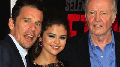 Ethan Hawke, Selena Gomez y Jon Voight estrenan en Los Ángeles 'Getaway'