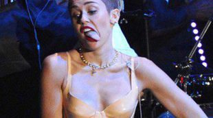 "Provocativa", "desmelenada" y "desesperada": los famosos comentan la actuación de Miley Cyrus en los VMA 2013