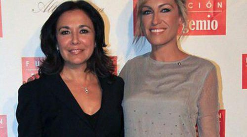 Luján Argüelles, Pepe Navarro y Cristina Urgel apoyan a Isabel Gemio en un cóctel de su fundación