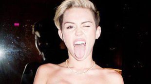 Miley Cyrus continúa con su actitud provocadora simulando posiciones sexuales para Terry Richardson