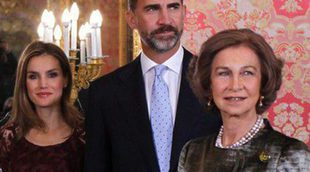 La Reina Sofía y la Infanta Elena se unen a los Príncipes de Asturias en la recepción del Día de la Hispanidad 2013