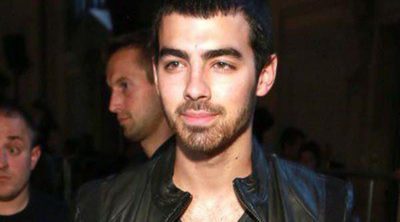 Joe Jonas reaparece una semana después de la cancelación de la gira de los Jonas Brothers