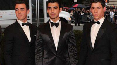 Los Jonas Brothers piden paciencia a sus fans en las redes sociales tras cancelar su gira