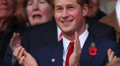 El Príncipe Harry disfruta de un partido de rugby entre Inglaterra y Australia en Londres