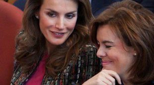 La Princesa Letizia y Soraya Sáenz de Santamaría, muy cómplices en el Congreso 'Nuevas Formas de Violencia'