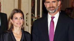 Los Príncipes Felipe y Letizia entregan el Premio de Periodismo 'Francisco Cerecedo' a Xavier Vidal-Folch