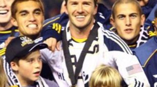 David Beckham celebra con sus hijos el título de campeón de liga