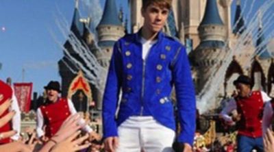 Justin Bieber celebra la navidad vestido de príncipe en Disney World