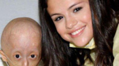 Selena Gomez sorprende a una fan enferma terminal en una visita al hospital