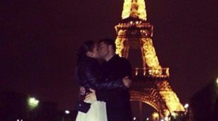 La imagen más romántica de David Bustamante y Paula Echevarría besándose en la Torre Eiffel