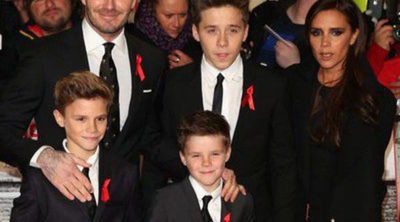 La familia Beckham casi al completo acude al estreno del documental 'The Class of '92'